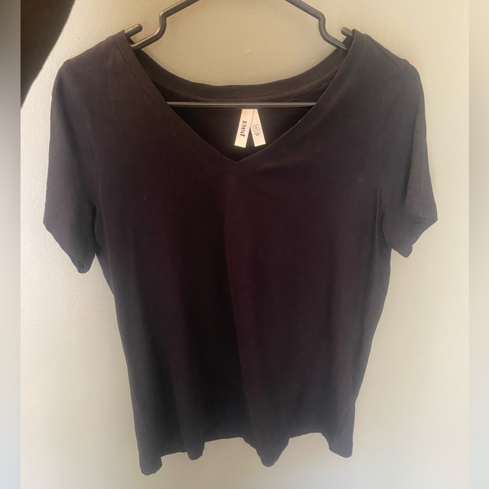 Pact Black V-Neck T-Shirt women medium